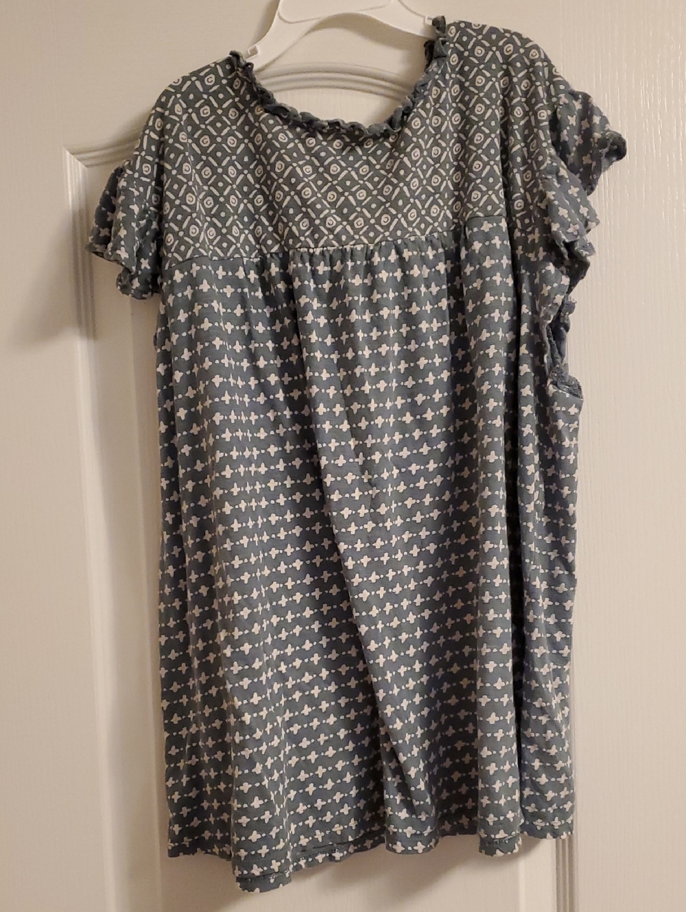 LOFT Gray Printed Ruffle Sleeve Blouse
